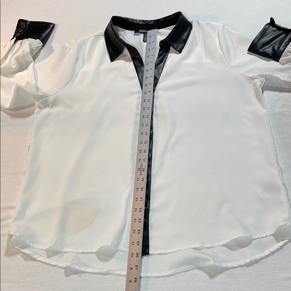 Ellen Tracy Black and White Contrast Blouse leather cuffs & Collar, buttons - Picture 9 of 12